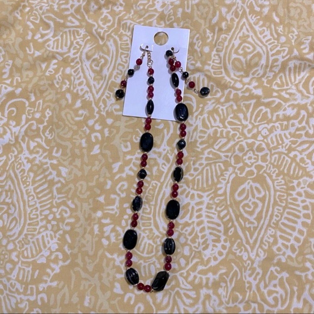 🌸 2/$10 Red, black, and yellow “gold” costume jewelry, new